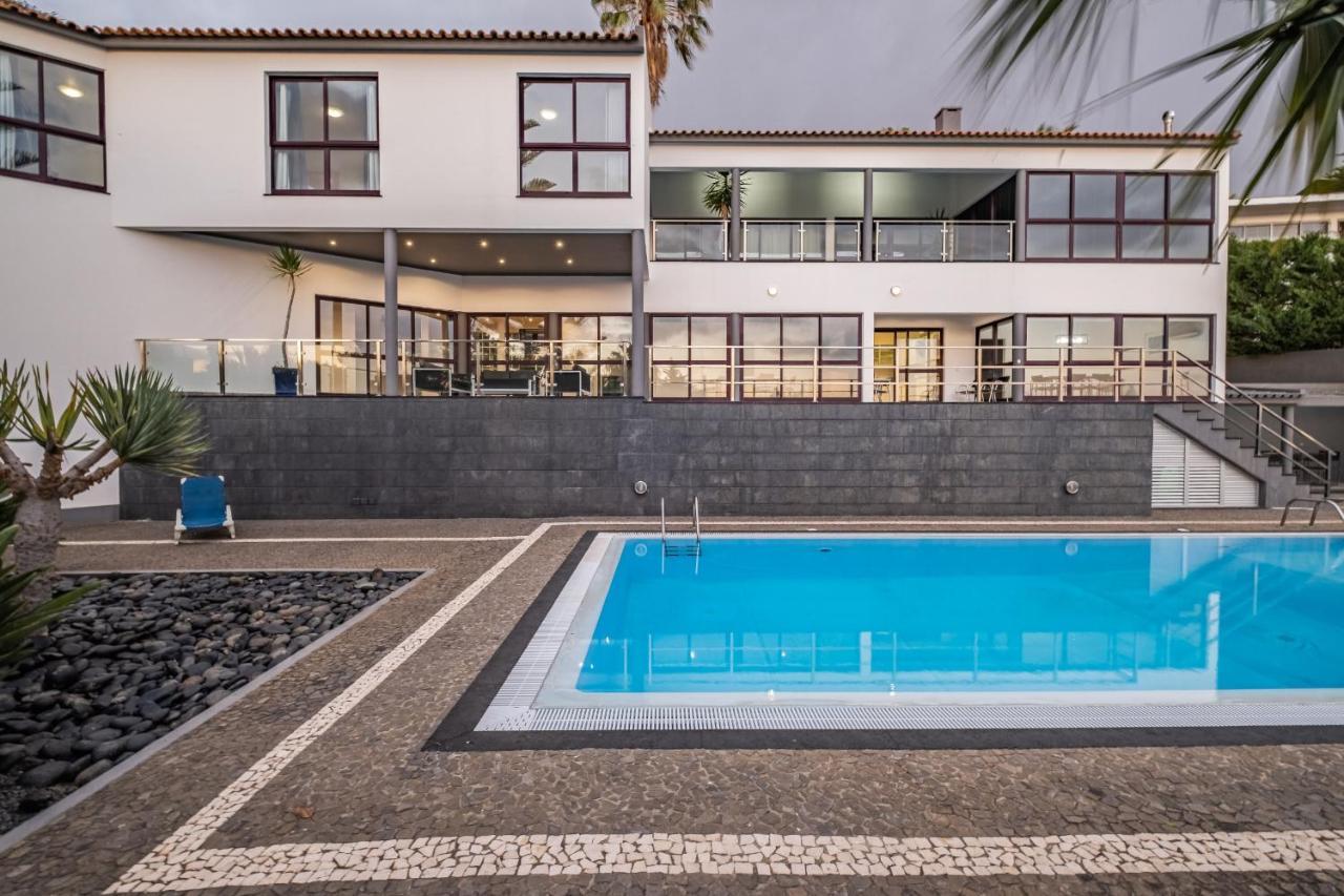 Ample Villa With Pool And Gorgeous Ocean View フンシャル エクステリア 写真