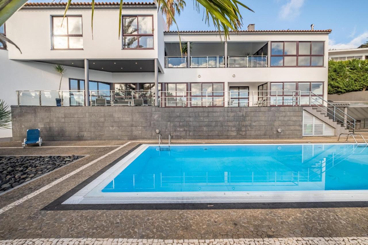 Ample Villa With Pool And Gorgeous Ocean View フンシャル エクステリア 写真